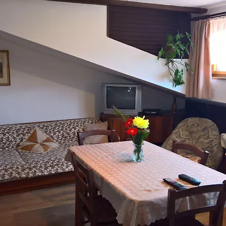 Privat Apartma Ulrych بيت ضيافة 3*