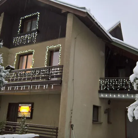 بيت ضيافة Privat Apartma Ulrych 3*