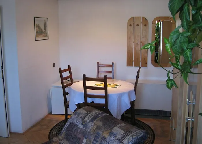 게스트하우스 Privat Apartma Ulrych 리베레츠