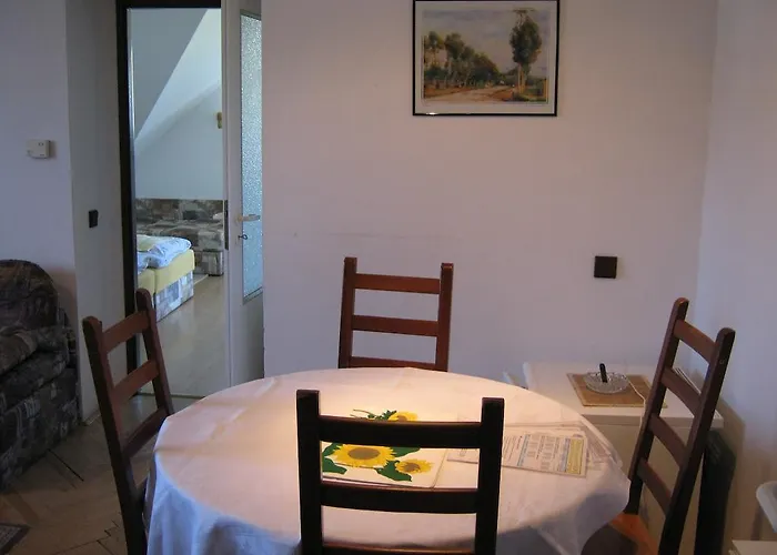 Privat Apartma Ulrych 3* 리베레츠