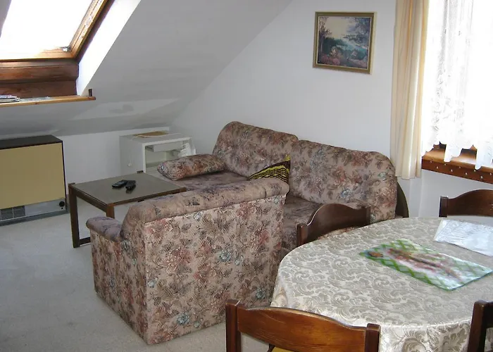 Privat Apartma Ulrych 3* 리베레츠